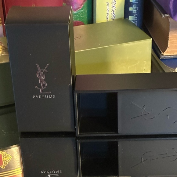 Yves Saint Laurent case - Picture 7 of 10